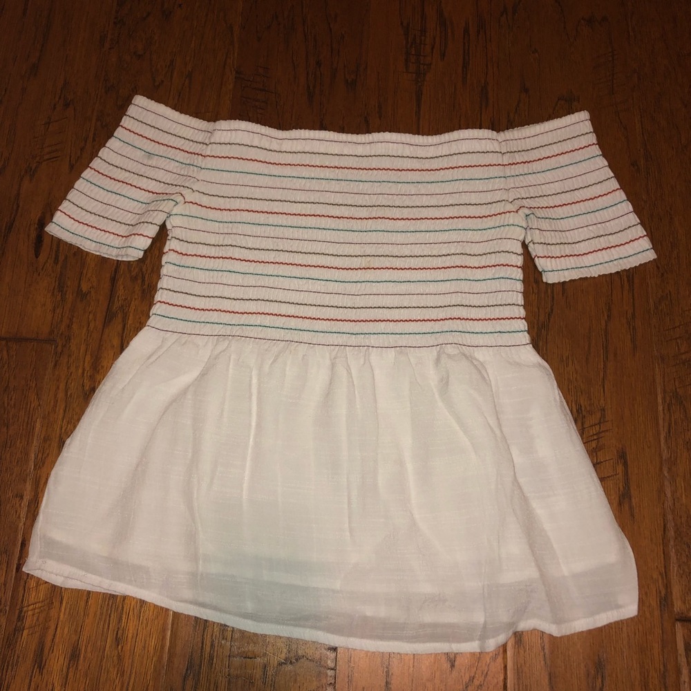3/$25 Guess off the shoulder top